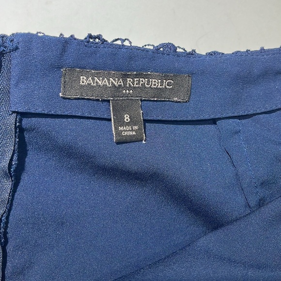 Navy BANANA REPUBLIC Lace Mini Skirt, Navy Blue Size 8 - Picture 4 of 7